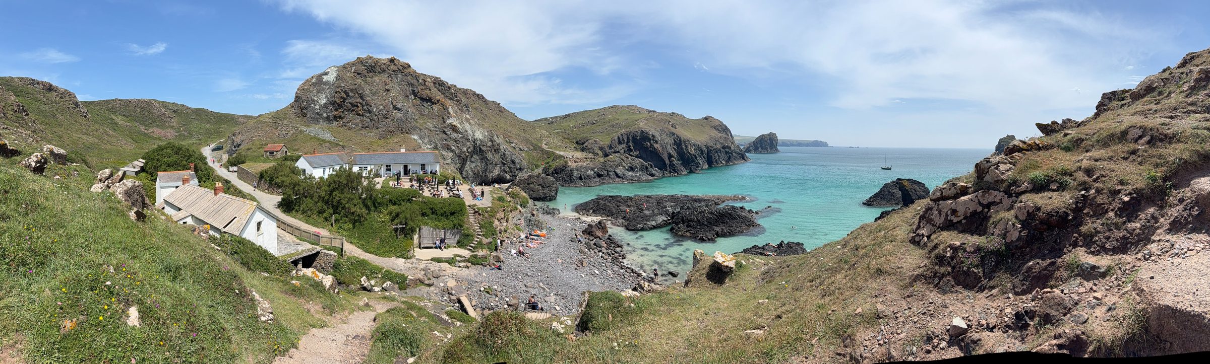 Kynance Cove with turquoise water and serpentine rocks